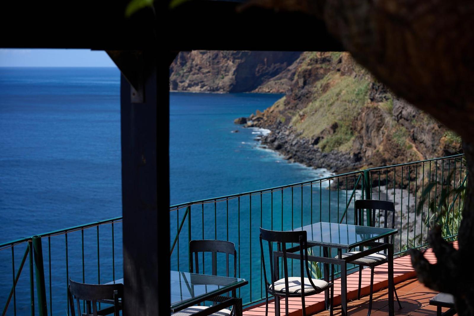 Inn & Art Madeira Caniço Buitenkant foto