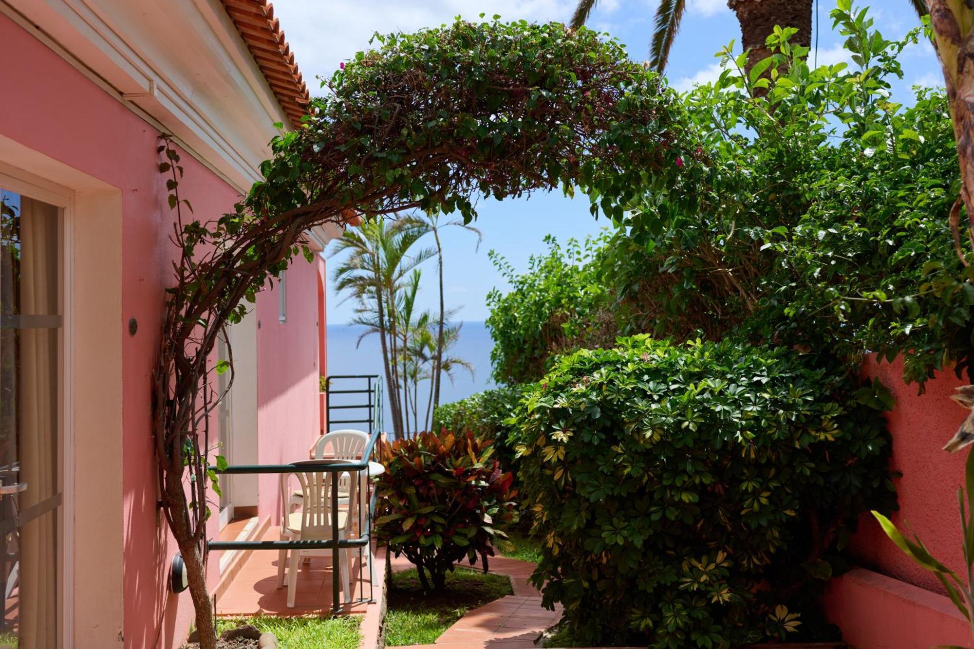 Inn & Art Madeira Caniço Buitenkant foto