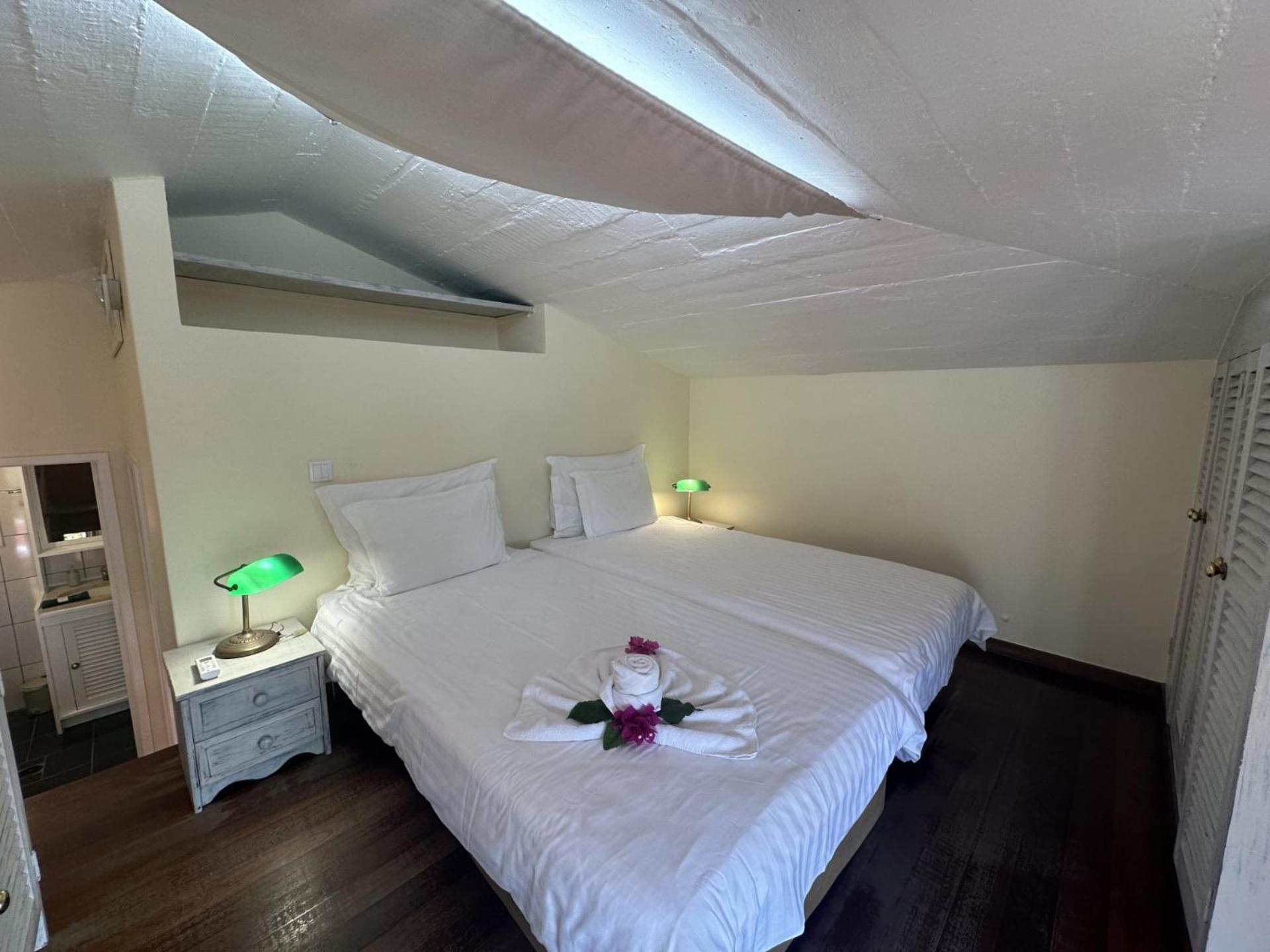 Inn & Art Madeira Caniço Buitenkant foto