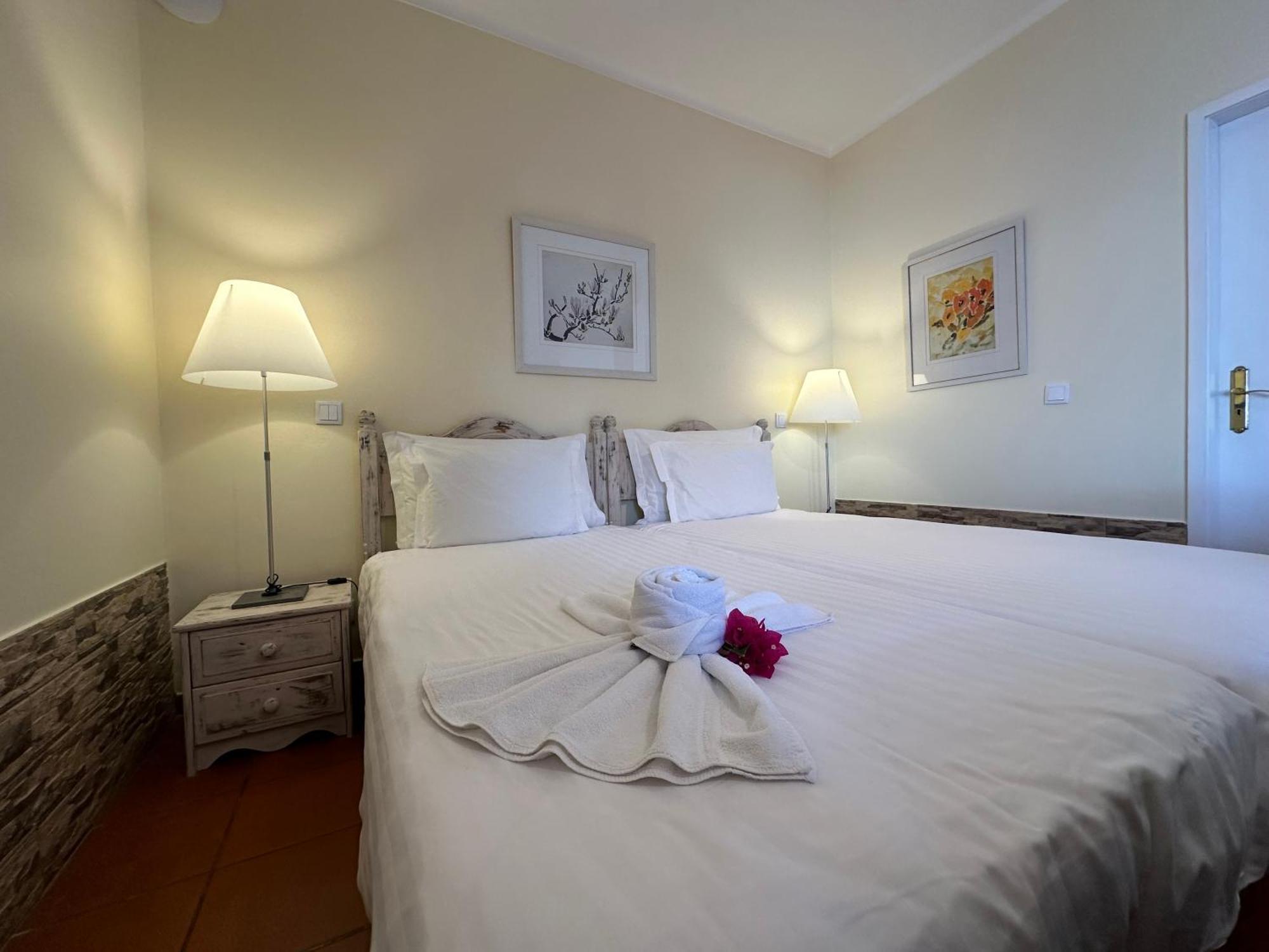 Inn & Art Madeira Caniço Buitenkant foto