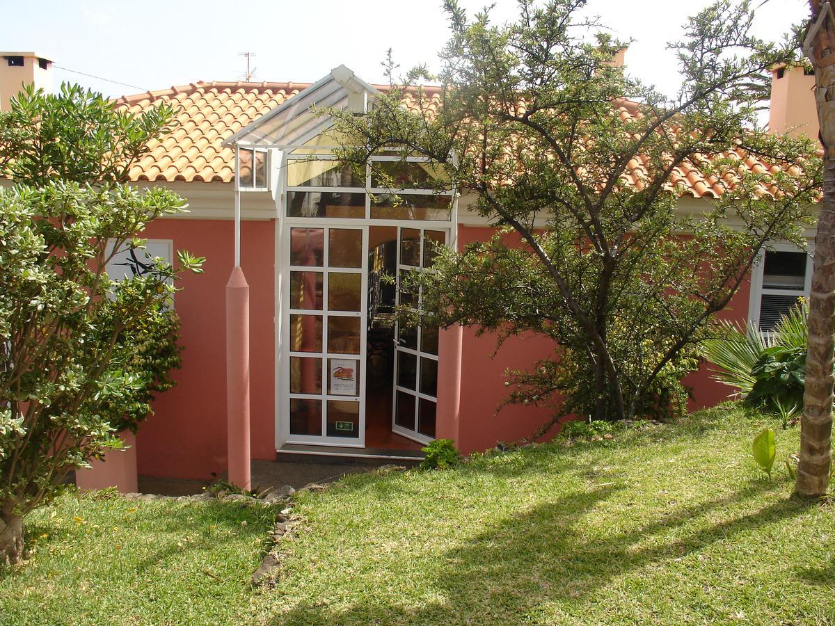 Inn & Art Madeira Caniço Buitenkant foto